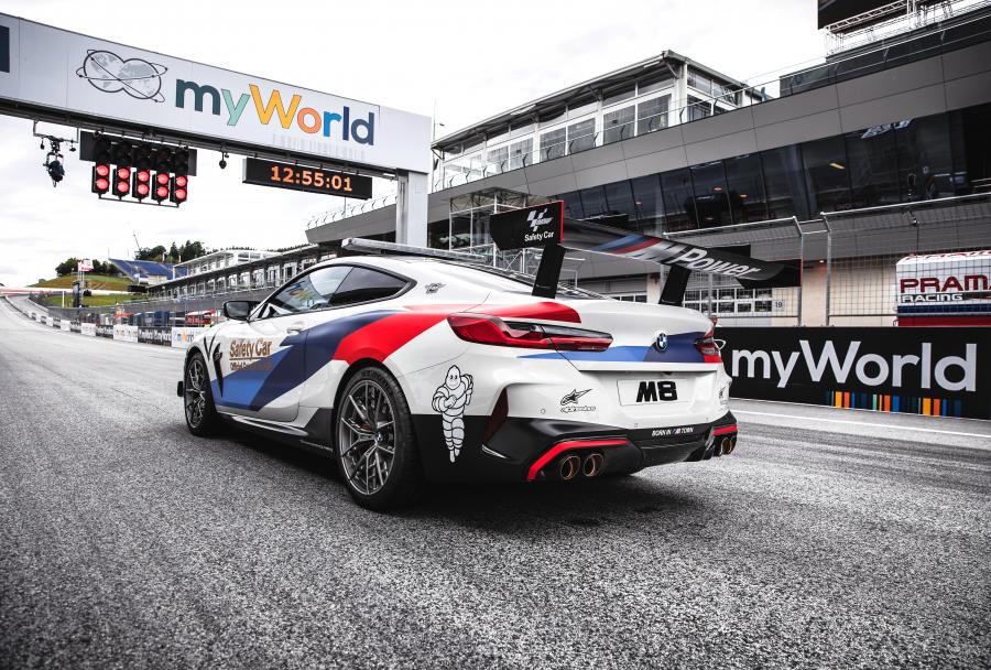  BMW M8 Competition Coupe MotoGP Safety Car (F92) 2019 года  (фото 31 из 38)